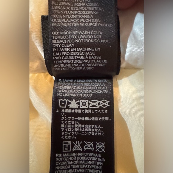 The North Face—Quilted Puffer Vest 550, Winter White, Satiny Shine, S, Zip Front - Picture 12 of 14